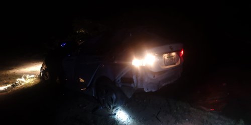 Mujer lesionada en aparatosa volcadura en la Supercarretera