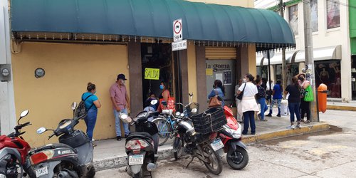 Papelerías locales reactivan economía por regreso a clases