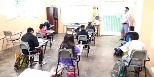 Primaria Zenón Fernández inició clases presenciales con 10% de alumnado