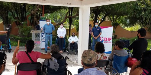 DIF Municipal benefició a 12 personas con entrega de sillas de ruedas
