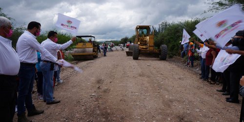 Inicia la reparación de 11.5 kms de camino en Santa Rita