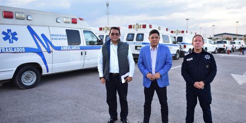 Ambulancias “guardadas” de anterior gobierno van a municipios