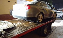 Automóvil cayó al canal principal de la Media Luna