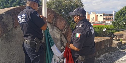 Nueva bandera ondea en la Presidencia Municipal de Rioverde