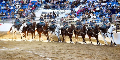 Escaramuza charra Media Luna entre las mejores 10 del país