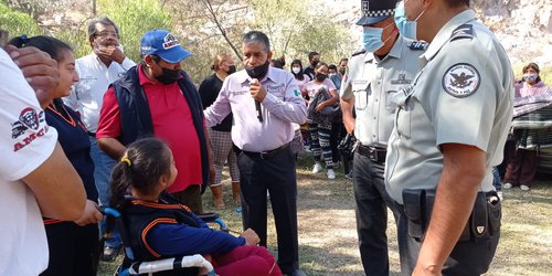Transportistas y Guardia Nacional entregaron artículos por el frío
