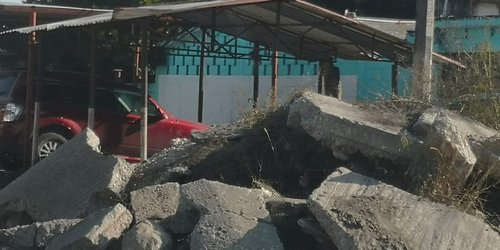Tiene 8 meses montón de escombro en avenida principal de Tambaca