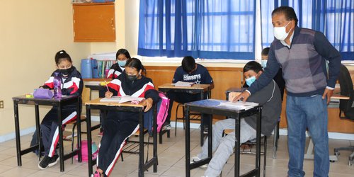 Docentes avalan aplazamiento de regreso a clases presenciales