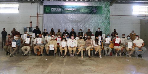 Personas privadas de su libertad reciben certificados de primaria y secundaria