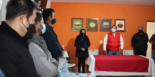 Policías y funcionarios a la orden de los vecinos de colonias y comunidades