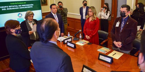 Reducir al 50% el embarazo adolescente, meta del Gobierno