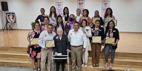 Galardonan a 10 mujeres destacadas de Rioverde