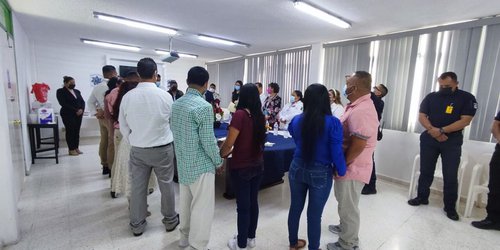Se unen en matrimonio seis parejas en el penal de Rioverde