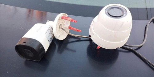 Policía Estatal, asegura cámara de seguridad presuntamente utilizada por un grupo delincuencia en la colonia Simón Díaz