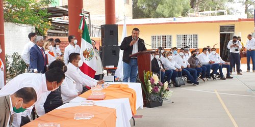 Con Educación en las escuelas, maestros pueden rescatar al país: Arnulfo Urbiola