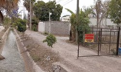 Particular invade derecho de vía del canal en calle SARH