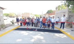 Entregan pavimentación de concreto en calle Chihuahua, de Col. San Rafael