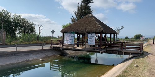La dirección de Turismo de CDFDZ instaló un módulo de información en la palapa del canal de la Media Luna