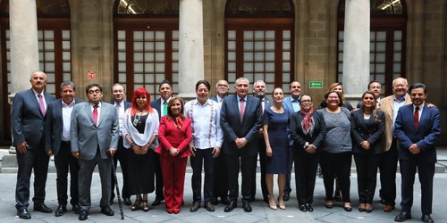 SLP respalda propuesta federal de Seguro Médico Universal