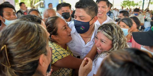 Políticas públicas reconvertidas para impulsar a las madres, concreta el gobernador Gallardo