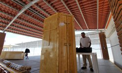 Gobierno Municipal recibe ataúdes fabricados en el penal para donar a familias de escasos recursos