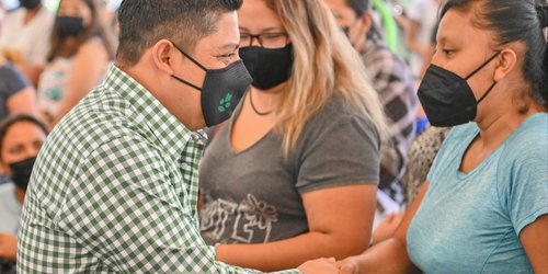 Atención médica integral a 300 mil mujeres con Unidades de Salud