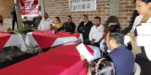 Gestionará Alcalde introducción de servicios básicos a la colonia del Valle