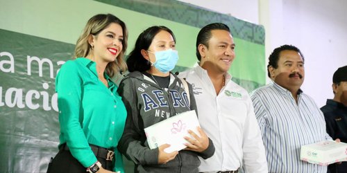 Entregan kits menstruales a 1,400 mujeres adolescentes y adultas del Altiplano