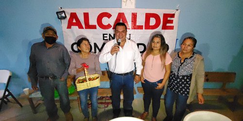 Cálida recepción al alcalde en El Caracol, en la mañanera de hoy