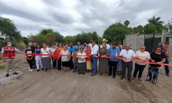 Entregan a familias obra nueva de drenaje en calle Plutarco Elías Calles