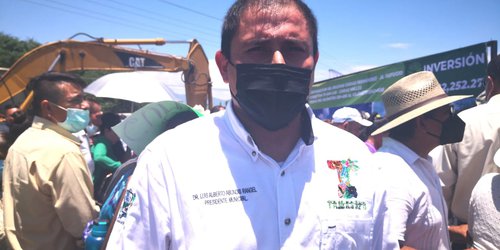 Obras de caminos y redes de agua potable, pide Alcalde de Tamasopo al Gobernador