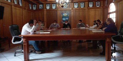 Regidores piden investigar choque de policías en presunto estado inconveniente