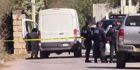 Delincuentes atacan a balazos a motociclista y luego se lo llevan