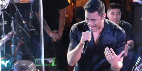 Carlos Rivera cantó con pasión y conquistó en la FENAPO 2022