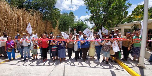 Entrega Municipio a familias pavimentación de 5a. Privada de Dr. Gabriel Martínez