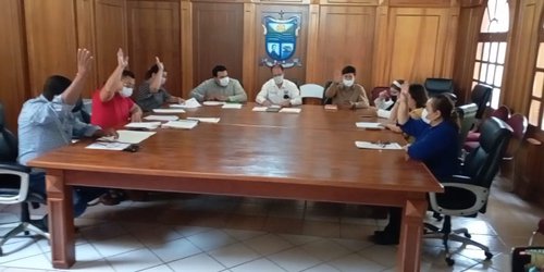 Cabildo exige destituir al Contralor Municipal; no hay elementos para la destitución, responde el alcalde