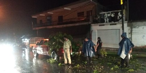 Protección Civil atiende reportes de lluvias en la zona centro