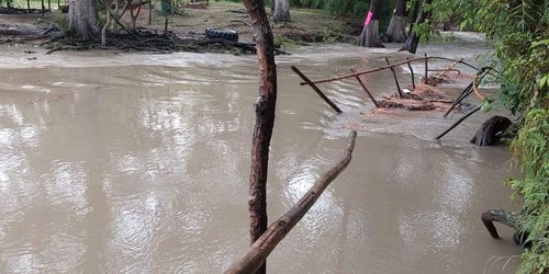 Parajes turísticos de Ciudad Valles se encuentran cerrados por el incremento del nivel del río