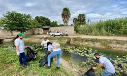 Campaña de limpieza del canal "Media Luna"