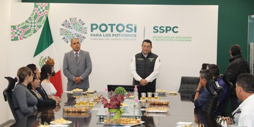 Secretaría de Seguridad y Protección Ciudadana entregó reconocimientos a personal por 30 años de servicio