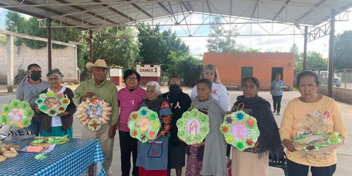 DIF Rioverde realizó talleres de elaboración de coronas de Día de Muertos