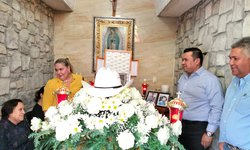 Alcalde Urbiola asiste a funeral de Crispín Ordaz en Ébano