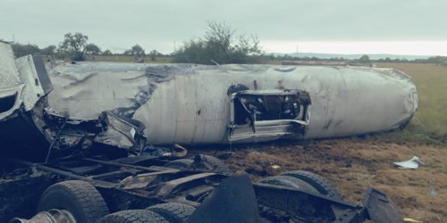 Vuelca pipa cargada de combustible en la super Rioverde-Cerritos