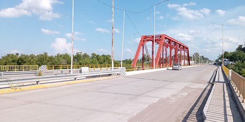 Intentó quitarse la vida al saltar desde el Puente de Fierro