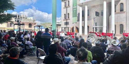 SEDARH entregó tractores e implementos agrícolas a favor del campo de la Zona Media