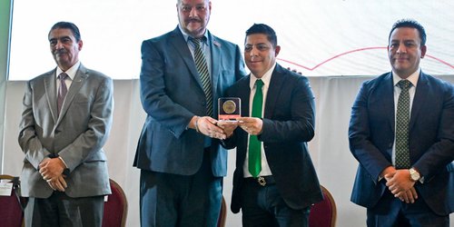Gobernador Gallardo impulsa a la juventud para cumplan sus metas y sueños
