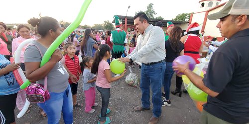 Alcalde Urbiola ofreció convivio navideño a niños de Miguel Hidalgo