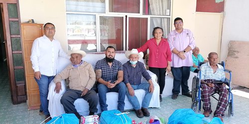 Alumnos del Tec recaudan apoyos para el asilo Los Años Dorados