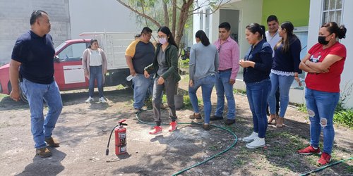 Capacitan a personal del DIF en materia de Protección Civil