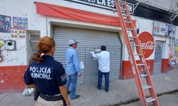 Clausuran depósito de cerveza y tienda que operaban como cantinas en calle Pípila